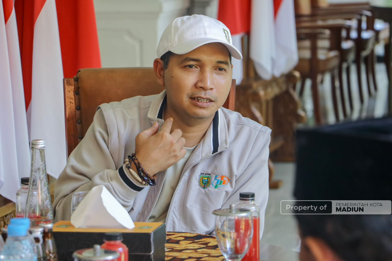 Turut Ramaikan Hari Jadi, Basnaz Kota Madiun Gelar Madiun Berbagi, Voucher Alat Sekolah, hingga Bantuan Dhuafa Berprestasi
