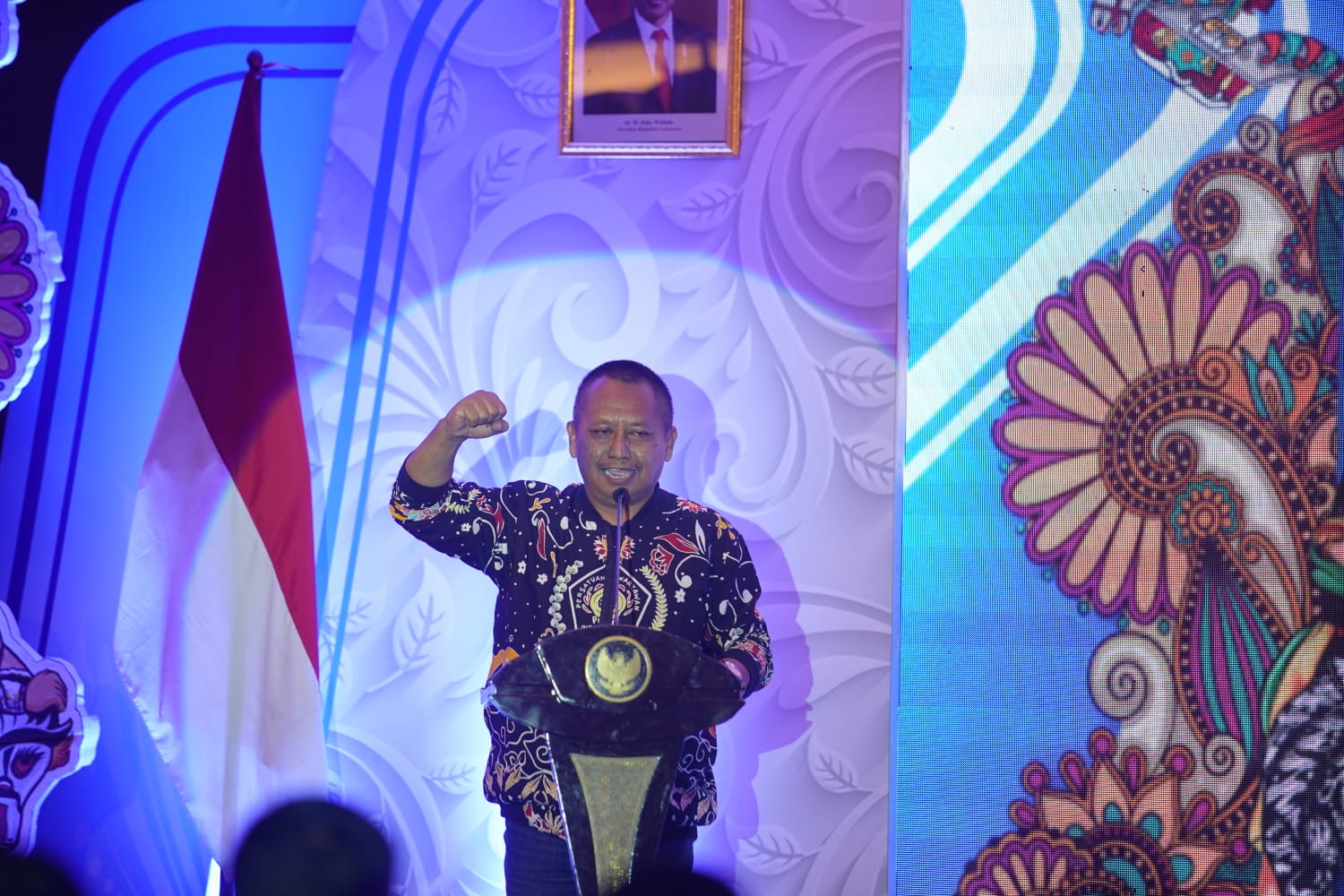 Inovatif Pulihkan Ekonomi, Wali Kota Madiun Dianugerahi Penghargaan oleh PWI Jatim