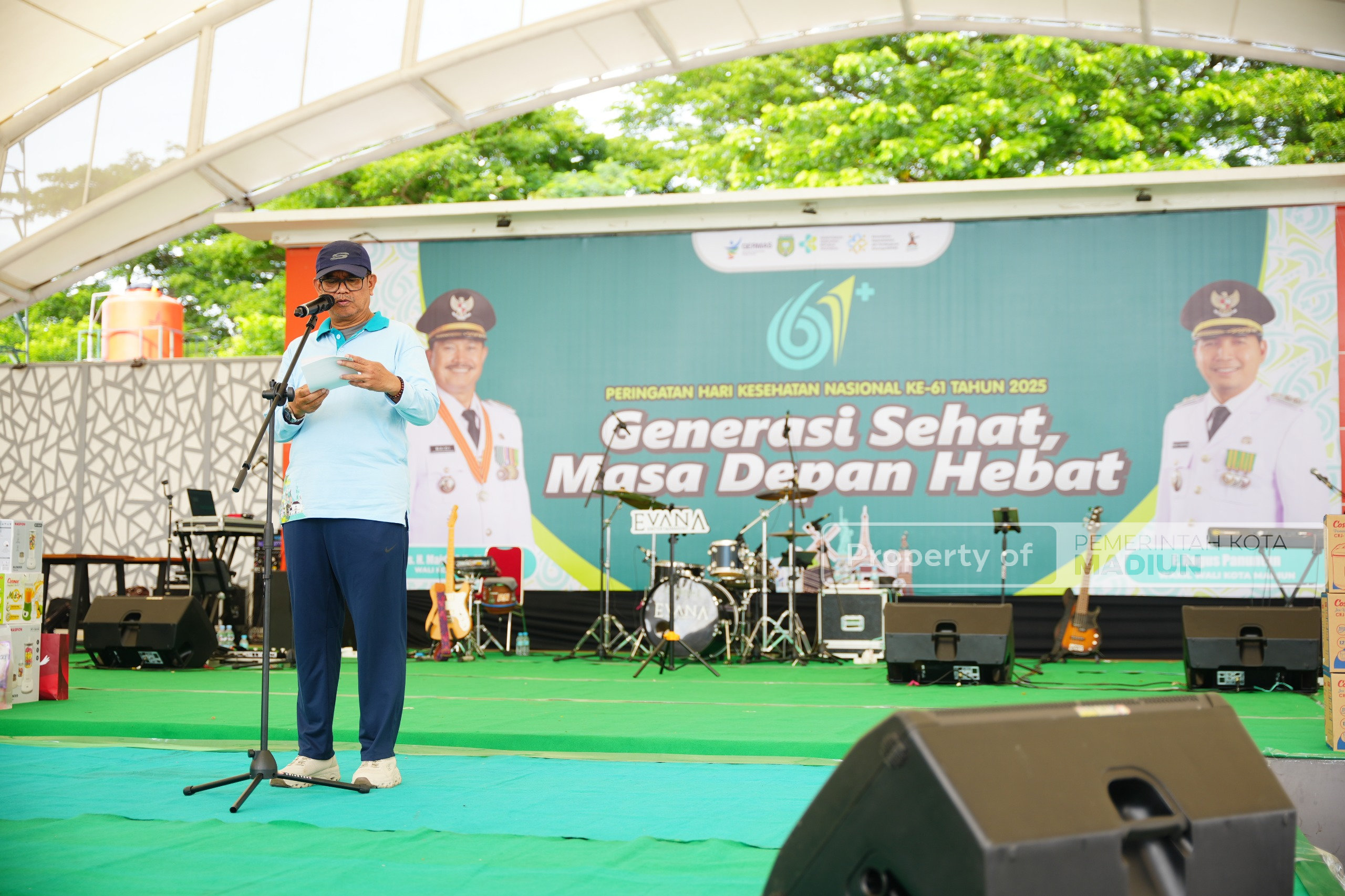 Peringatan HKN ke-61, Sekda Kota Madiun Pimpin Jalan Sehat dan Tekankan Pentingnya Generasi Sehat
