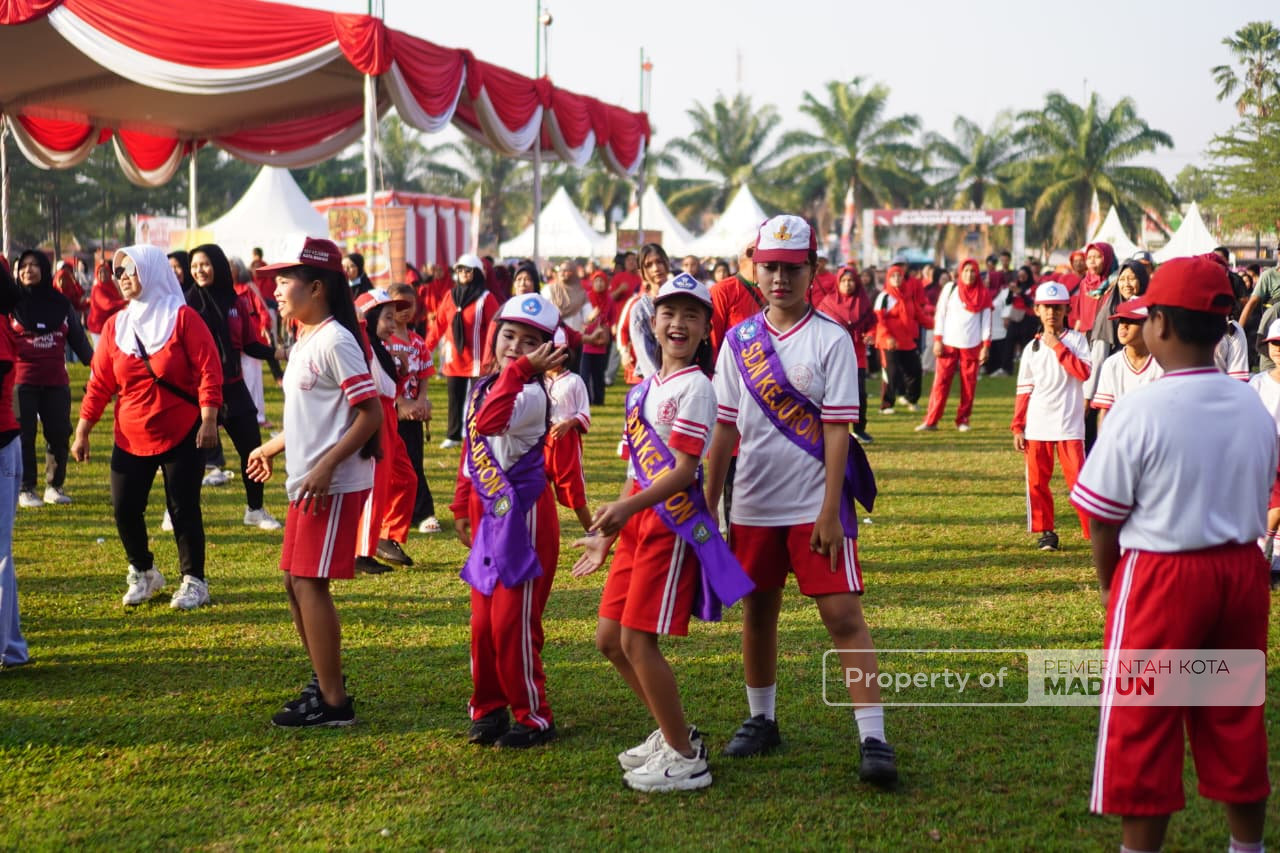 Plt Wali Kota Madiun Hadiri Blusukan Kampung Bangkit, Warga Gulun Antusias Ikuti Jalan Santai