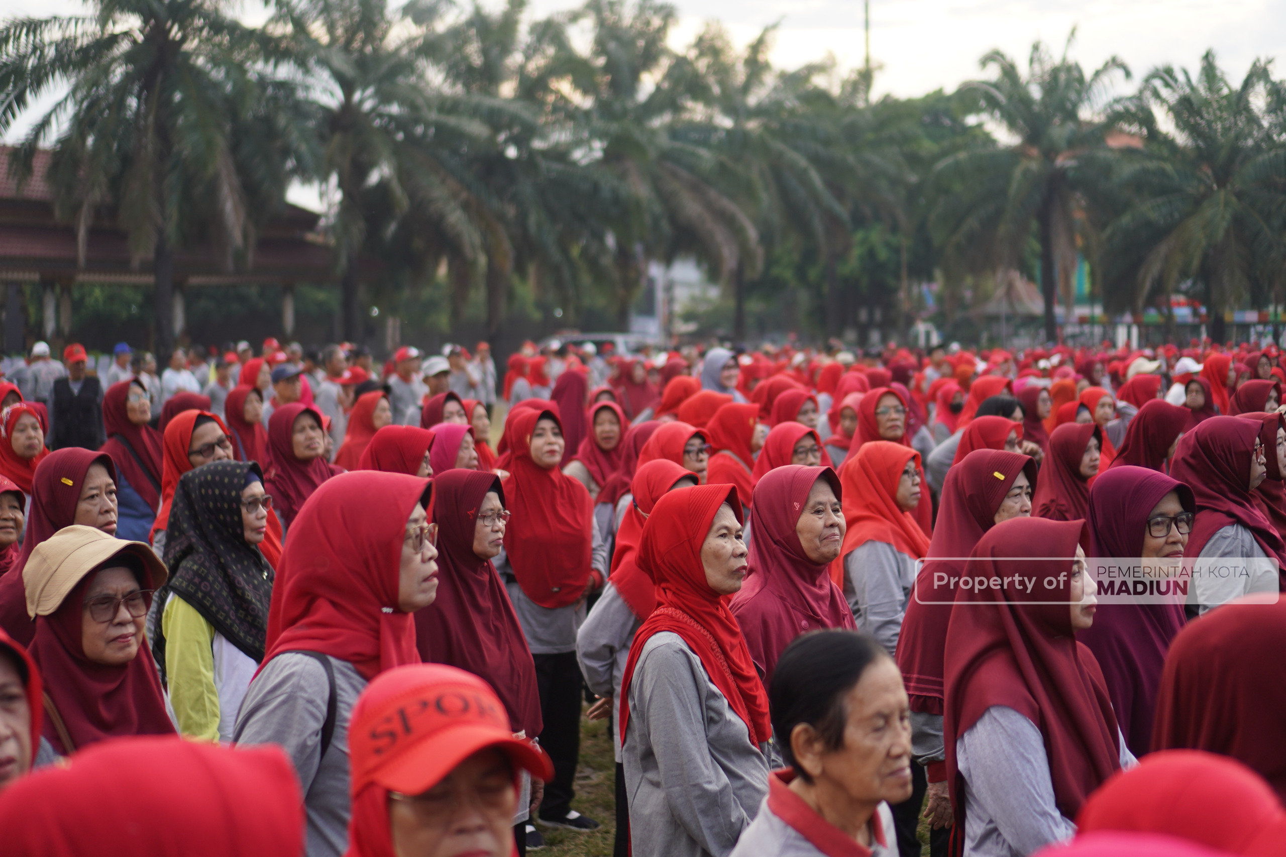 Plt Wali Kota Madiun Wujudkan Lansia Tangguh dan Tumbuh melalui Senam Bersama di Alun-Alun