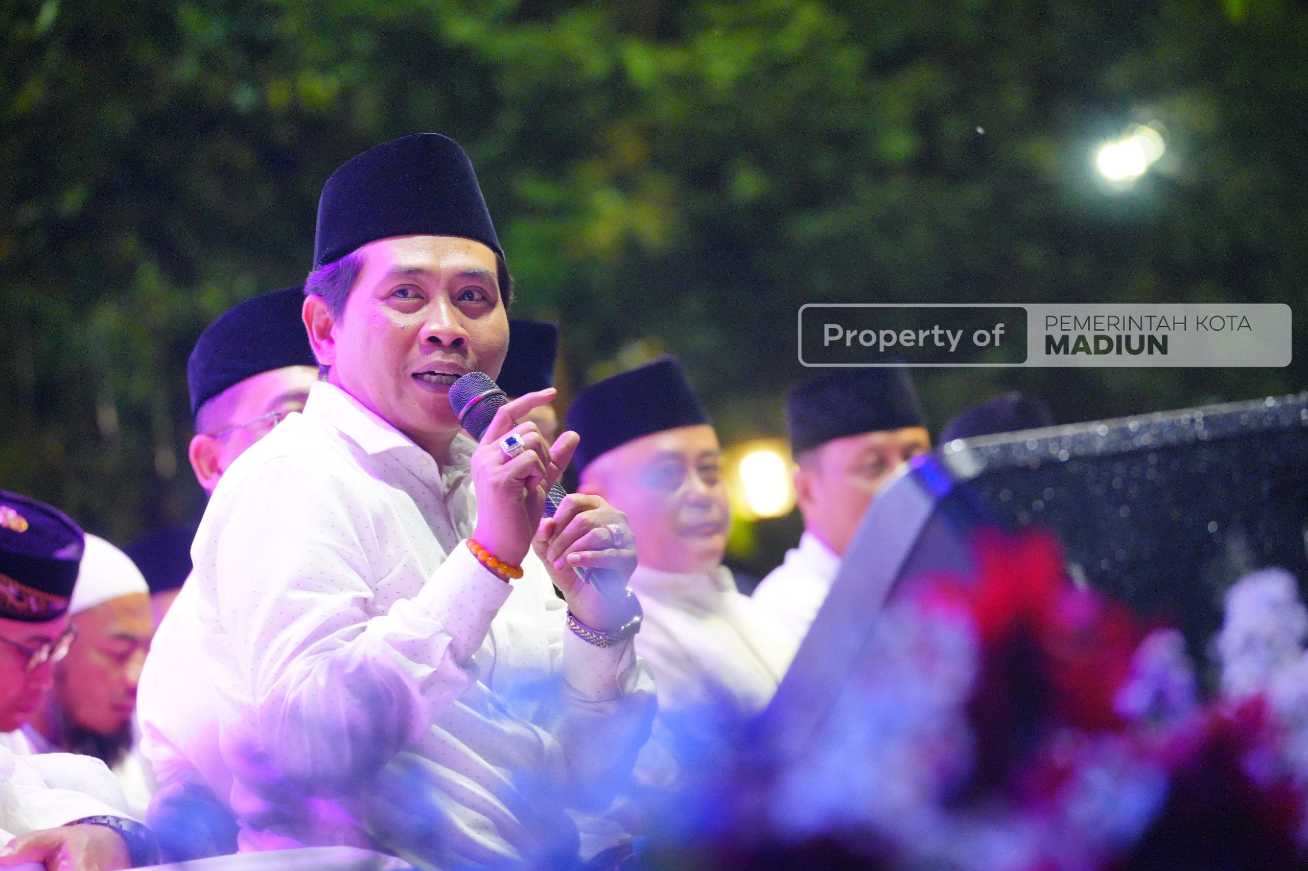 Hadiri Pengajian Damai Bersama KH. Anwar Zahid, Wali Kota Madiun: Keberhasilan Kota Madiun Berkat Doa dan Dukungan Masyarakat