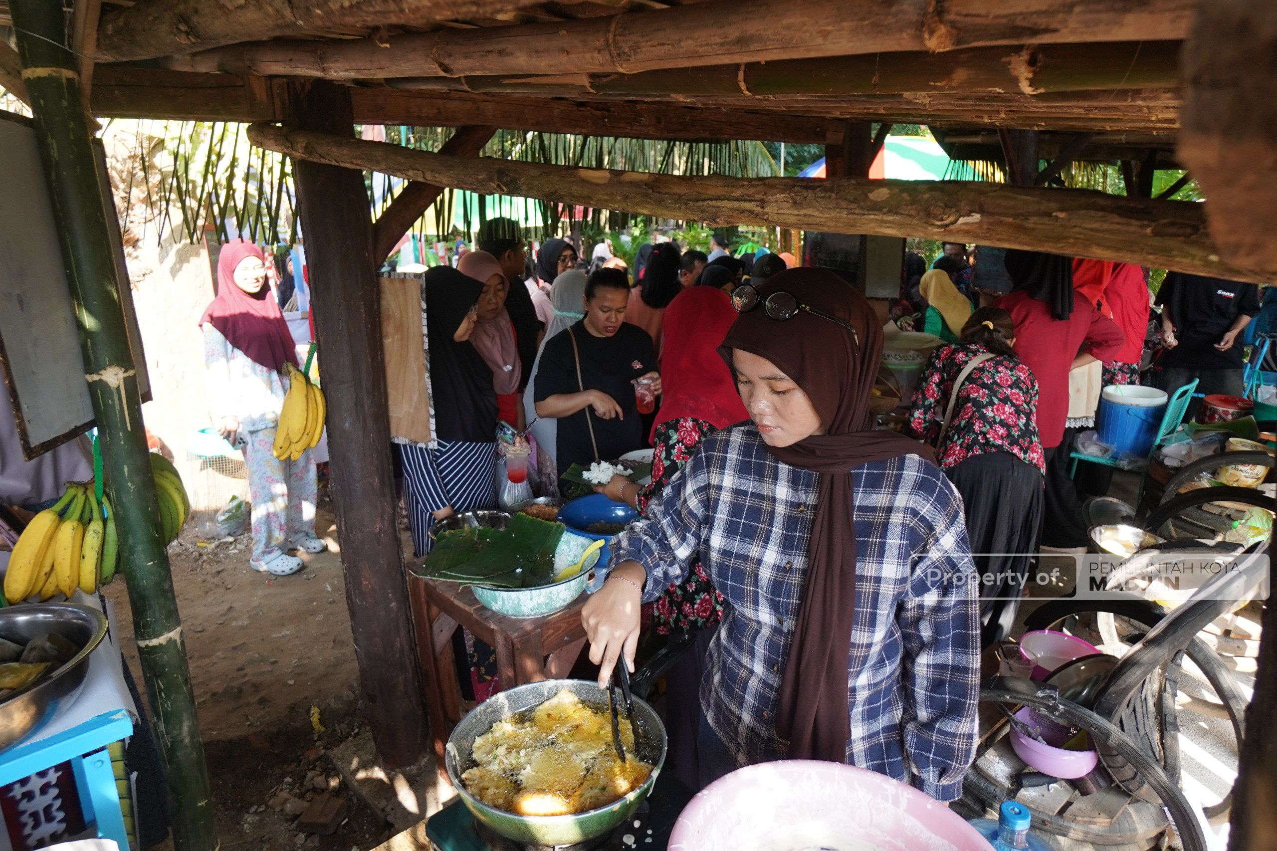 Resmi Dibuka Plt Wali Kota Madiun, Pasar Mbabrik Jadi Ruang Baru Pengembangan UMKM Warga
