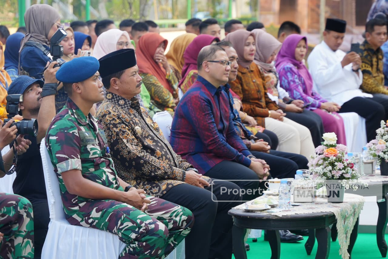 Gubernur Khofifah Resmikan Masjid Baitus Sholihin SMAN 3 Taruna Angkasa Madiun