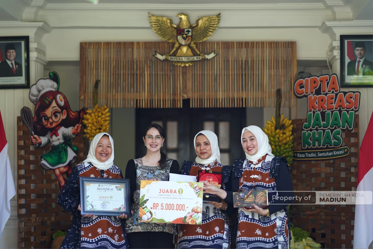 Ketua TP PKK Provinsi Jatim Arumi Terpukau Hasil Cipta Kreasi Jajan Khas Peringatan Hari Jadi, Plt Wali Kota Bakal Patenkan Produk Pemenang dan Beri Pelatihan Khusus