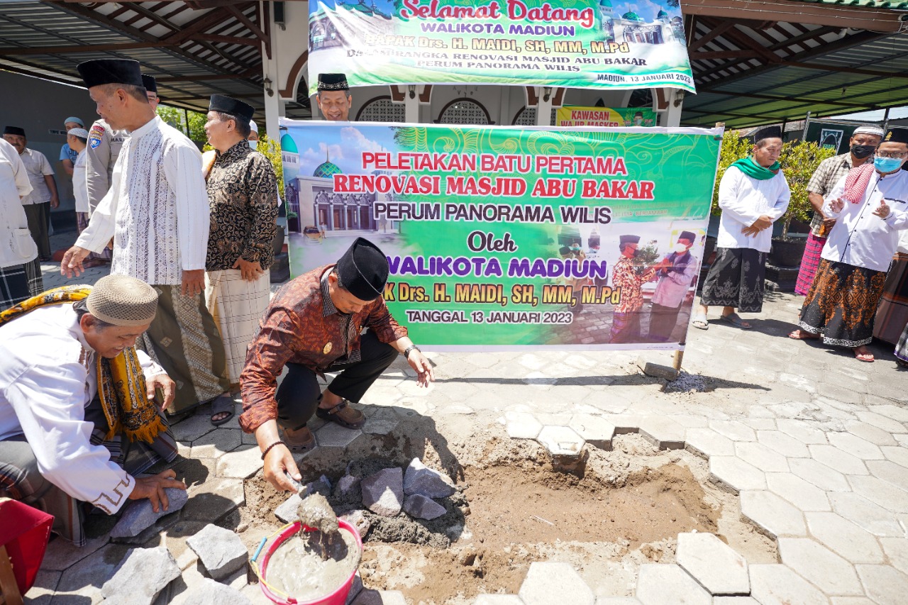 Masjid Abu Bakar Dapat Anggaran Rp 50 Juta, Wali Kota Lakukan Peletakan Batu Pertama