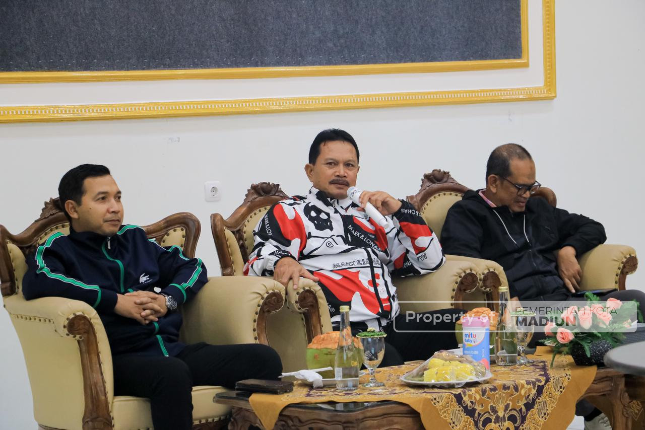 Evaluasi Capaian Kinerja Dispendukcapil, Wali Kota Madiun Tekankan Pentingnya Pelayanan Publik