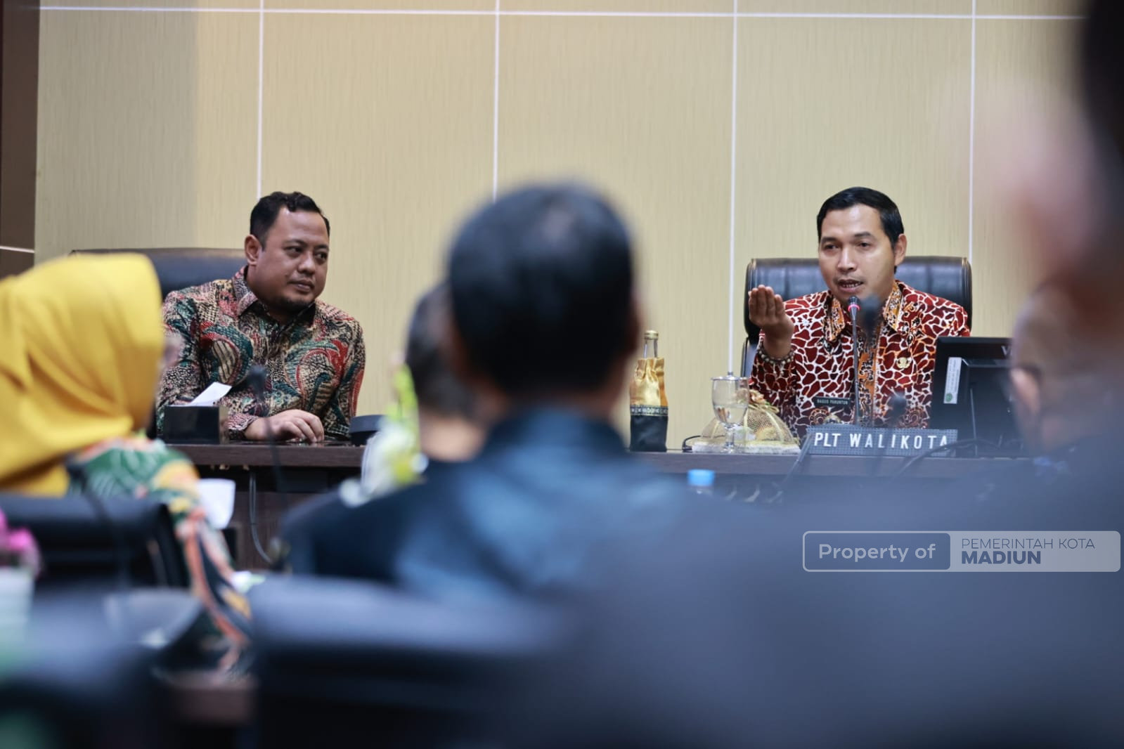 Terima Kunjungan Studi Komparasi Pemkab Probolinggo, Plt Wali Kota Bagikan Strategi Pengelolaan Retribusi untuk Optimalkan PAD