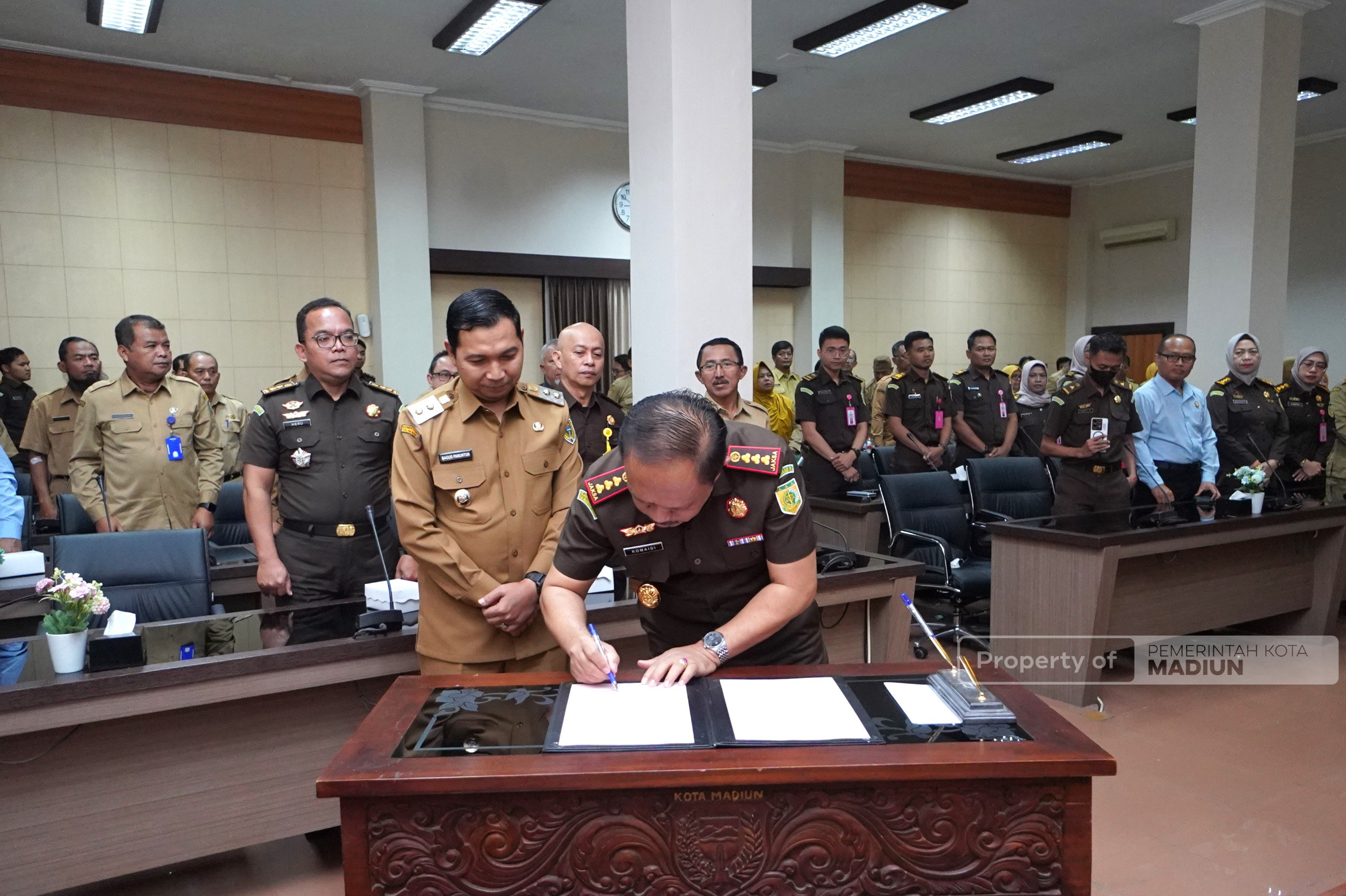 Serah Terima Aset Fasum-Fasos Puri Asri Lestari, Plt Wali Kota Madiun Tegaskan Komitmen Optimalisasi Aset Daerah