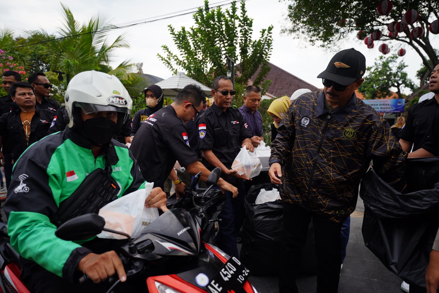Hadiri Giat Berbagi Takjil Komunitas Pajero, Wali Kota Apresiasi Kepedulian Komunitas untuk Sesama