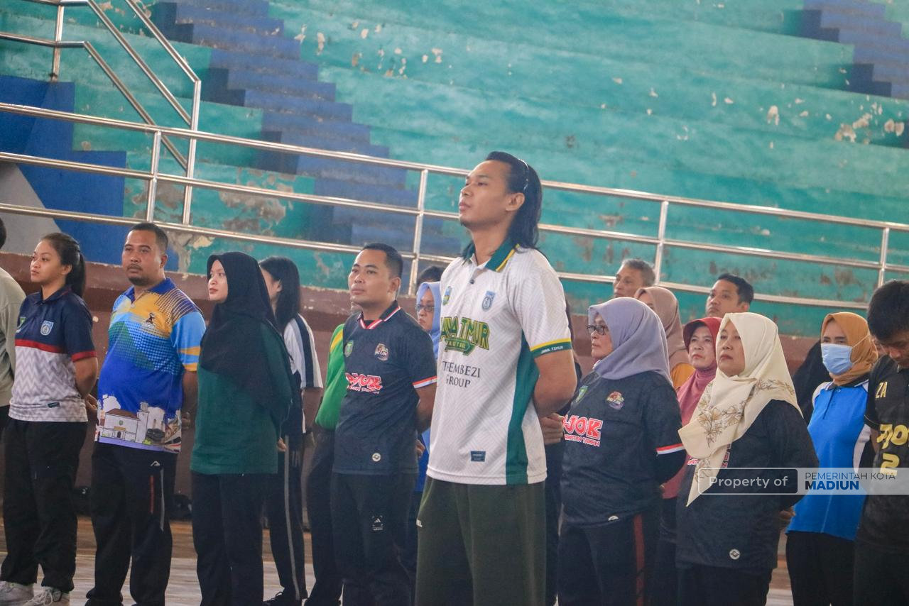 Buka Coaching Clinic, Plt Wali Kota Madiun Dorong Guru PJOK Cetak Generasi Sehat Berkarakter