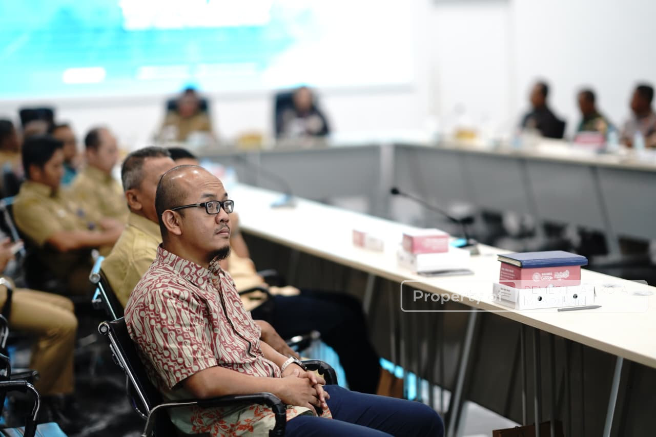 Pastikan Stabilitas Harga Jelang Nataru 2026, Wali Kota Pimpin HLM TPID Kota Madiun