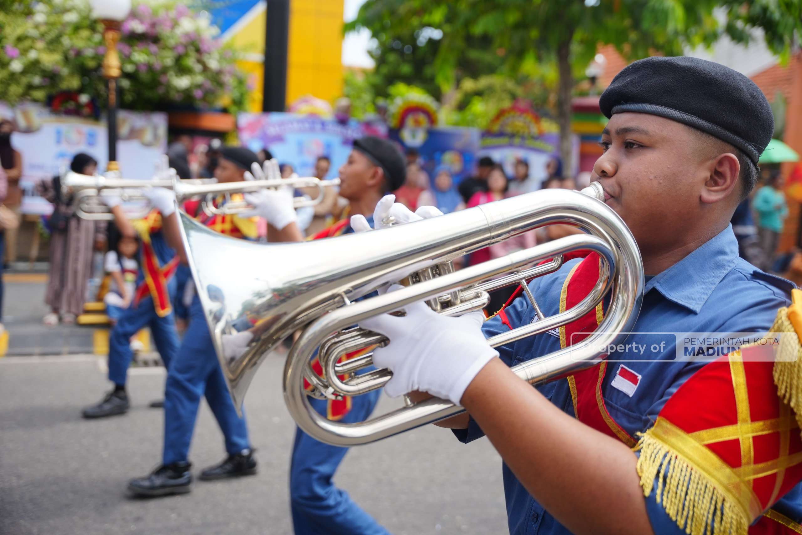 Parade Military Drumband Semarakkan HUT ke-108 Kota Madiun, Plt Wali Kota Harap Ekonomi Lokal Kian Bergeliat
