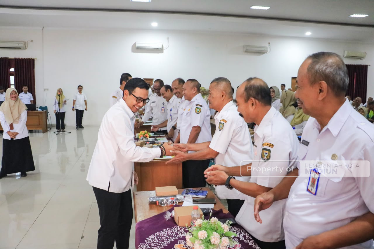 Bekali ASN Jelang Purna Tugas, Plt Wali Kota Madiun: Pengabdian Tidak Berakhir Saat Pensiun