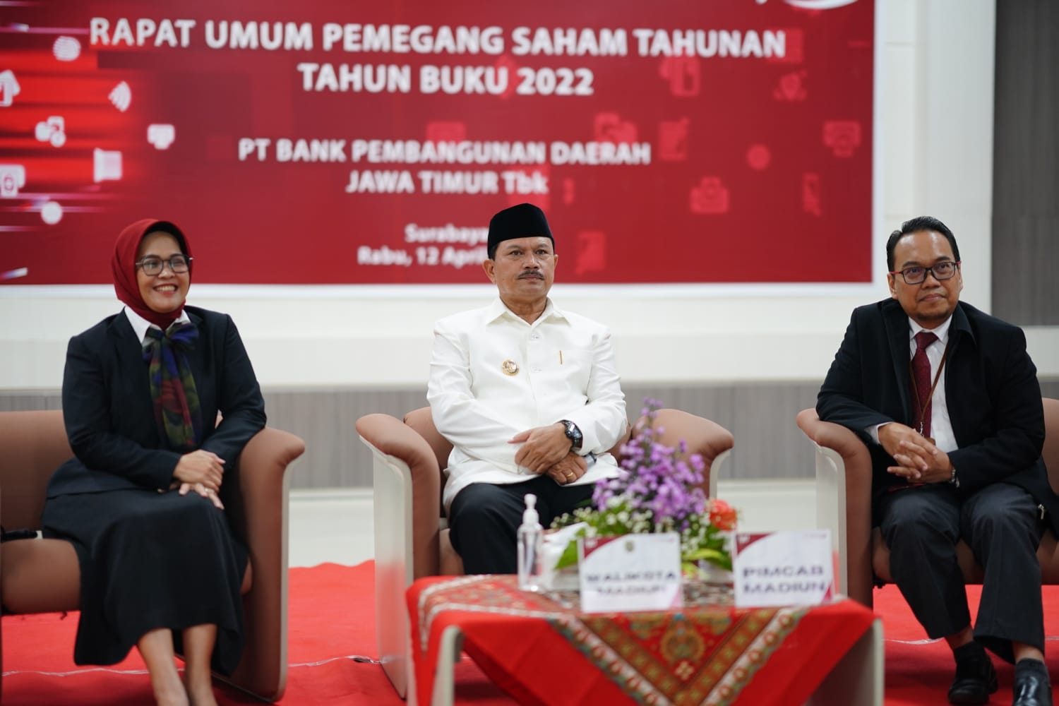 Hadiri RUPS Bank Jatim, Wali Kota Dukung Arahan Gubernur Khofifah Untuk Dorong Peningkatan Performa Lewat Transformasi Lima Pilar