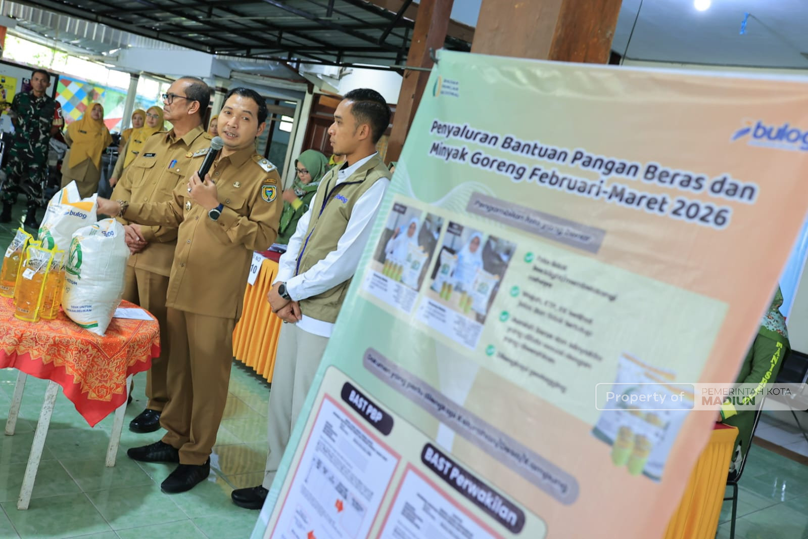 Salurkan Bantuan Pangan dari Bapanas, Pemkot Madiun Harap Kebutuhan Warga Jelang Lebaran Terpenuhi