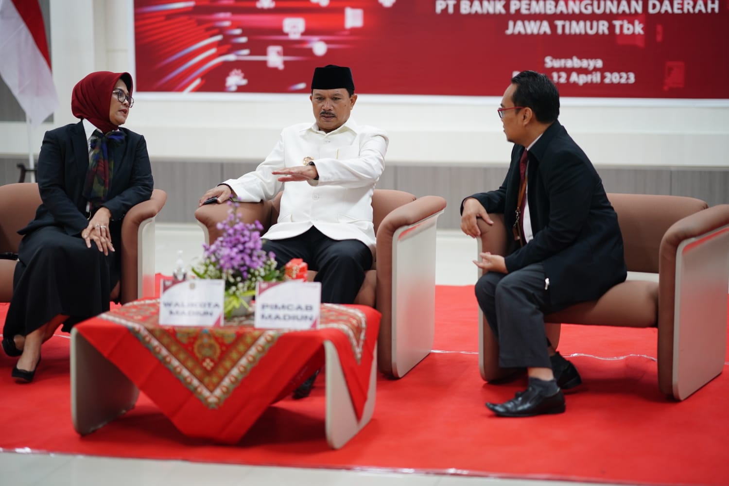 Hadiri RUPS Bank Jatim, Wali Kota Dukung Arahan Gubernur Khofifah Untuk Dorong Peningkatan Performa Lewat Transformasi Lima Pilar
