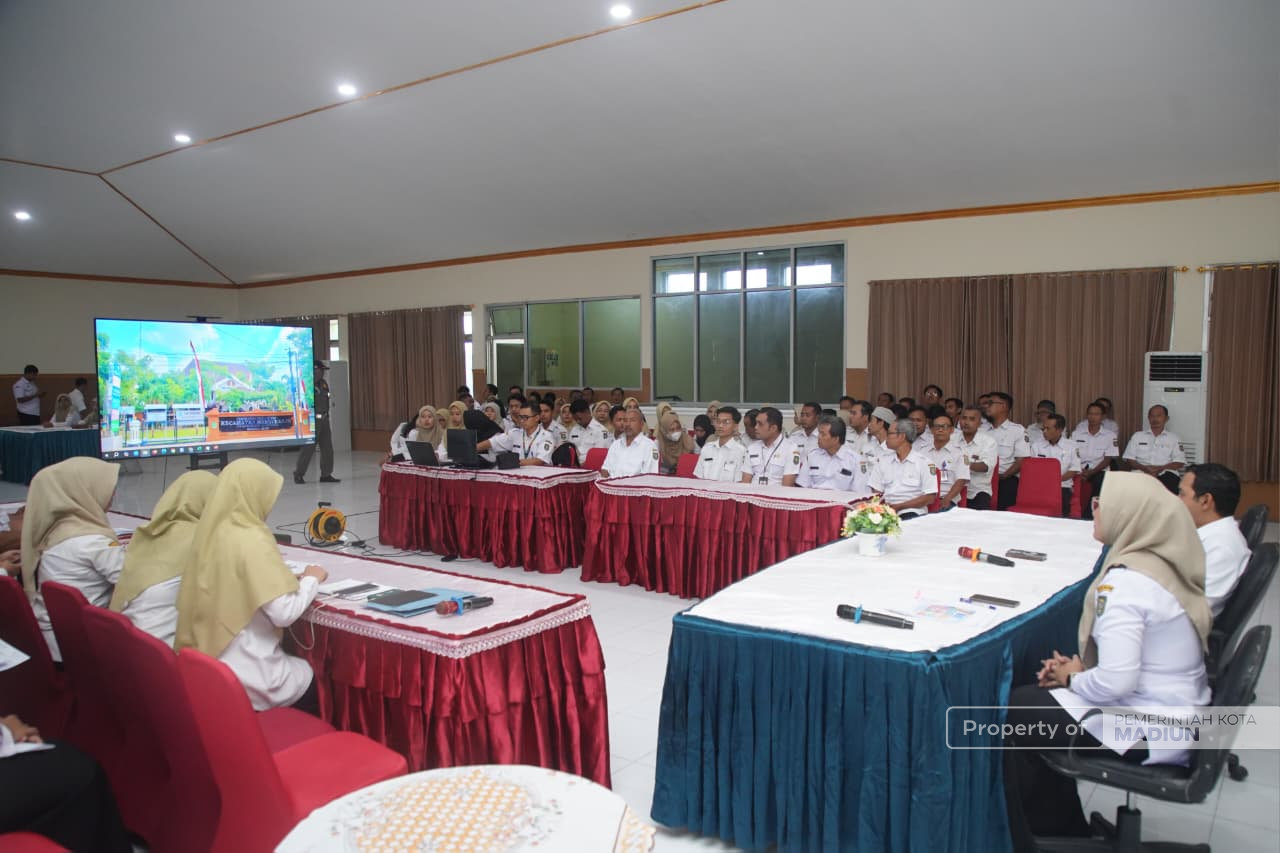 Perkuat Kinerja Kelurahan, Plt Wali Kota Madiun Buka Pembinaan Pegawai di Manguharjo