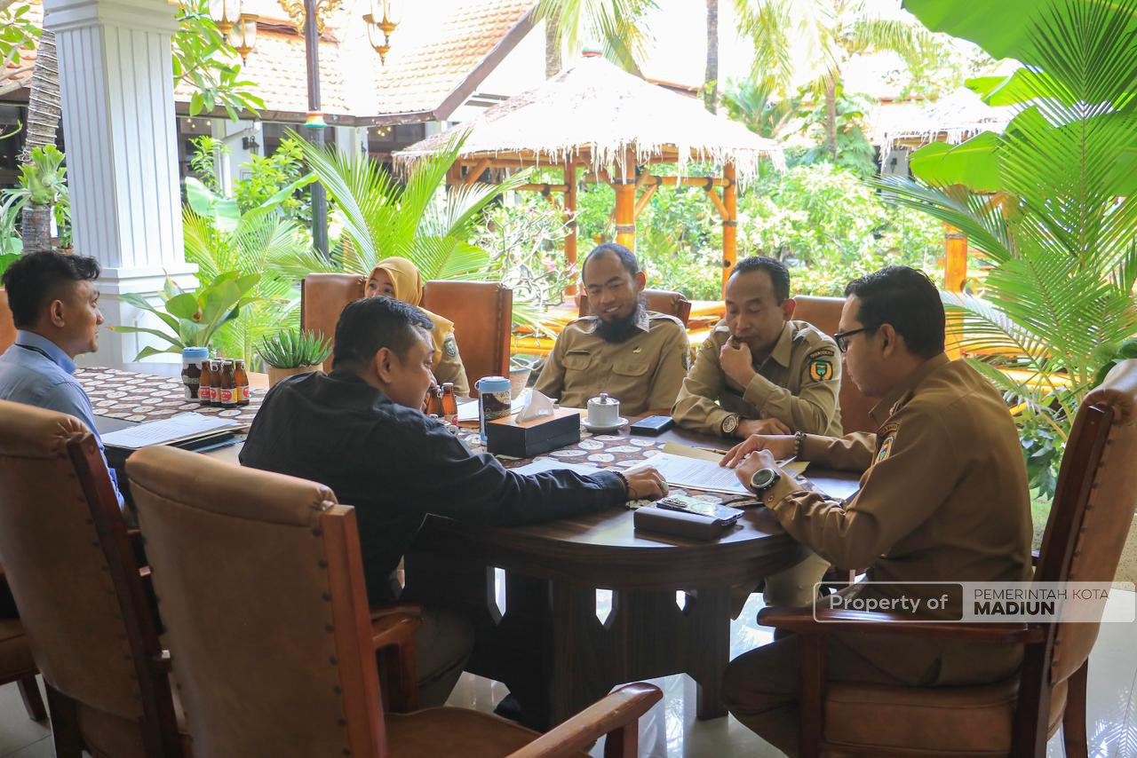 Gelar Audiensi, Plt Wali Kota Madiun Bahas Penguatan BPR Kota Madiun