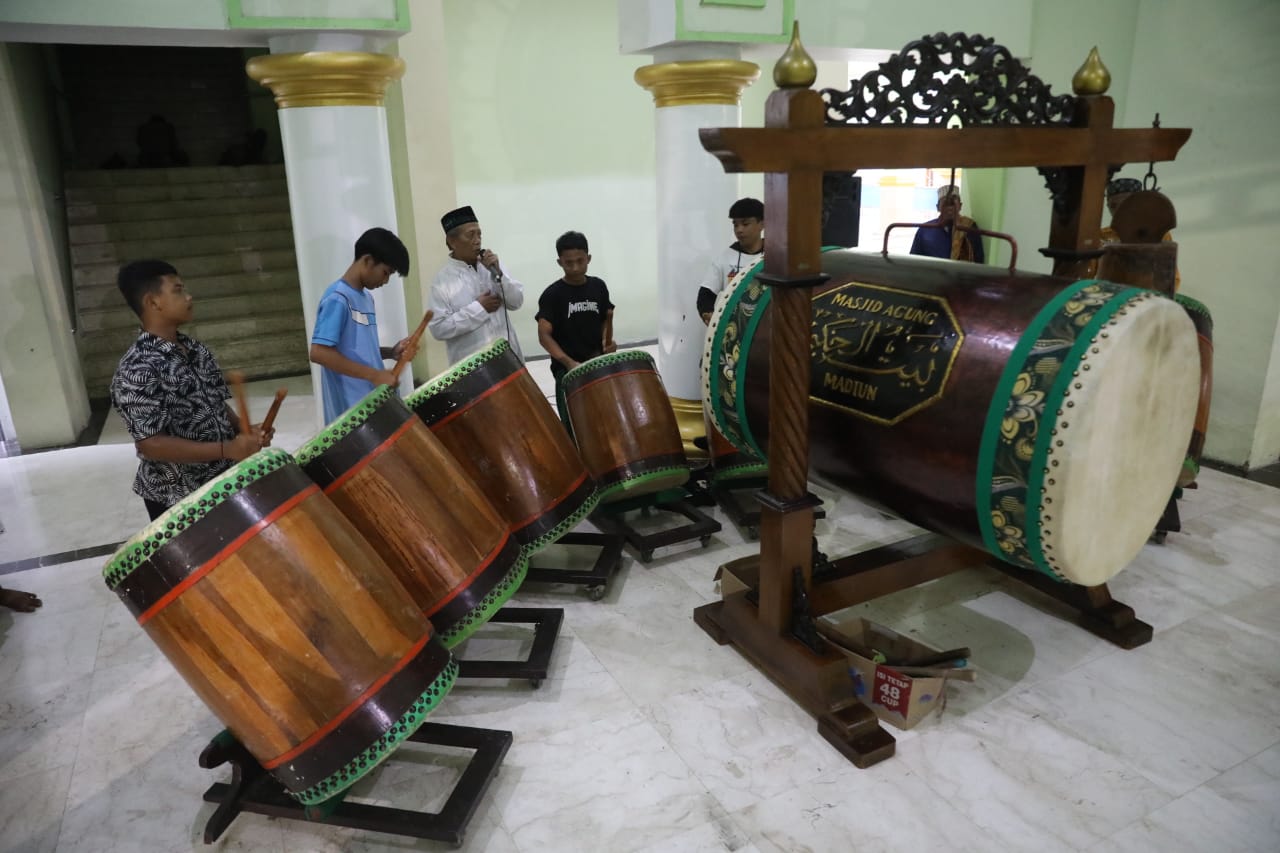 Ikuti Salat Tarawih Perdana, Wali Kota Ajak Umat Muslim Tingkatkan Ibadah