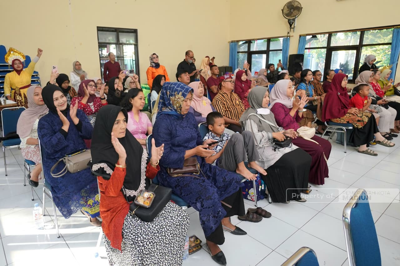 English Fun Holiday Resmi Berakhir , Pemkot Madiun Dorong Pelatihan Bahasa Inggris di Setiap Kelurahan