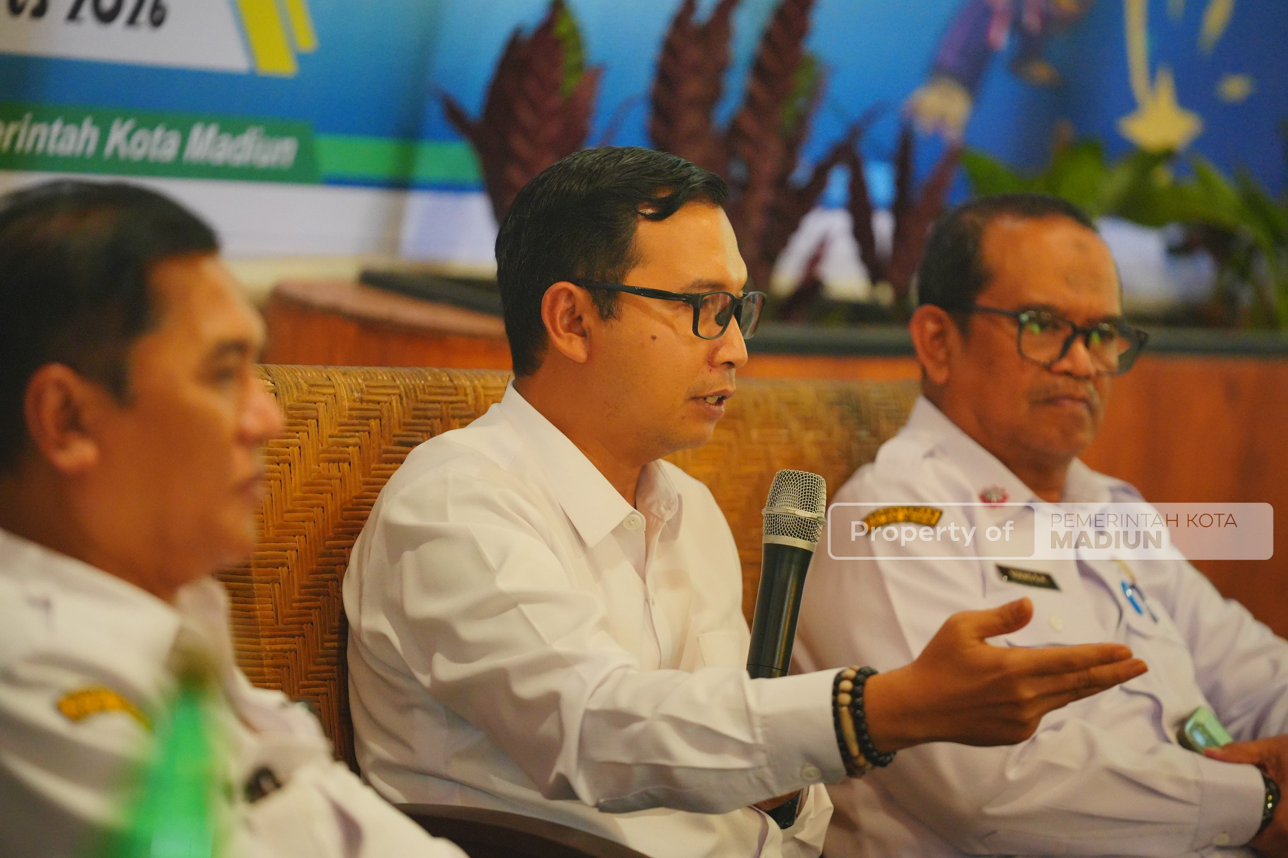 Sosialisasi Barang Kena Cukai Ilegal Kepada Satlinmas Kecamatan Taman, Plt Wali Kota Satlinmas Wajib Paham Aturan Cukai