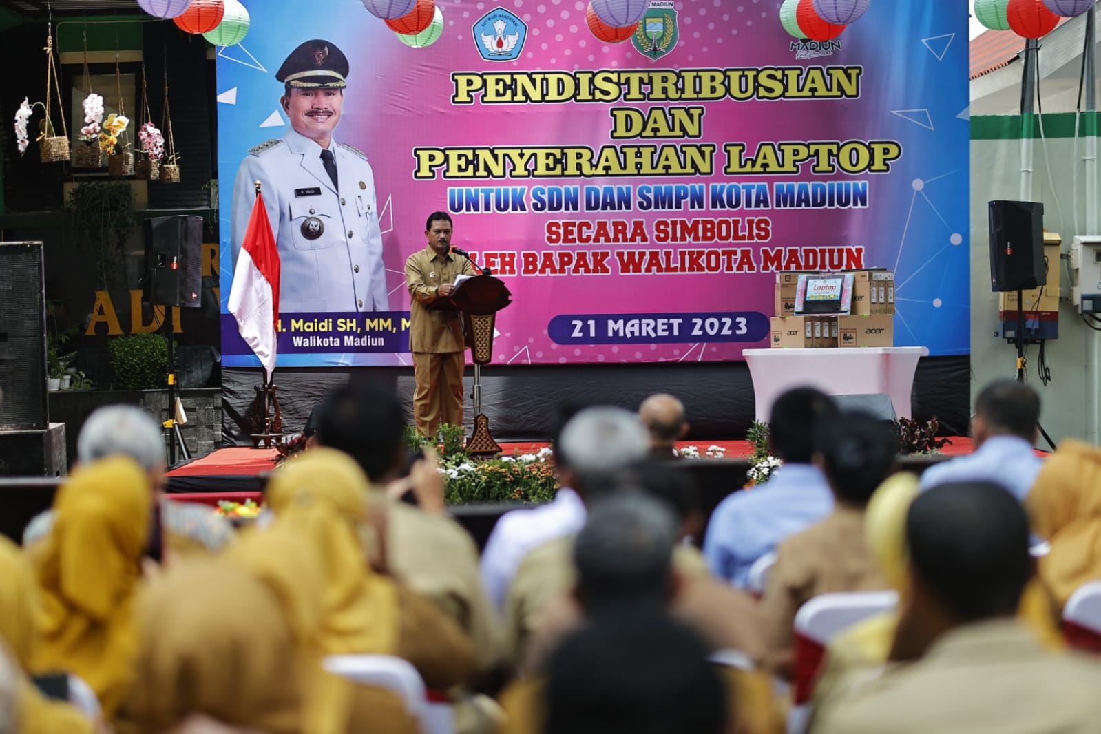 Laptop Gratis Dibagikan Kepada Siswa, Wali Kota Harap Peningkatan SDM Berkualitas Di Kota Pendekar