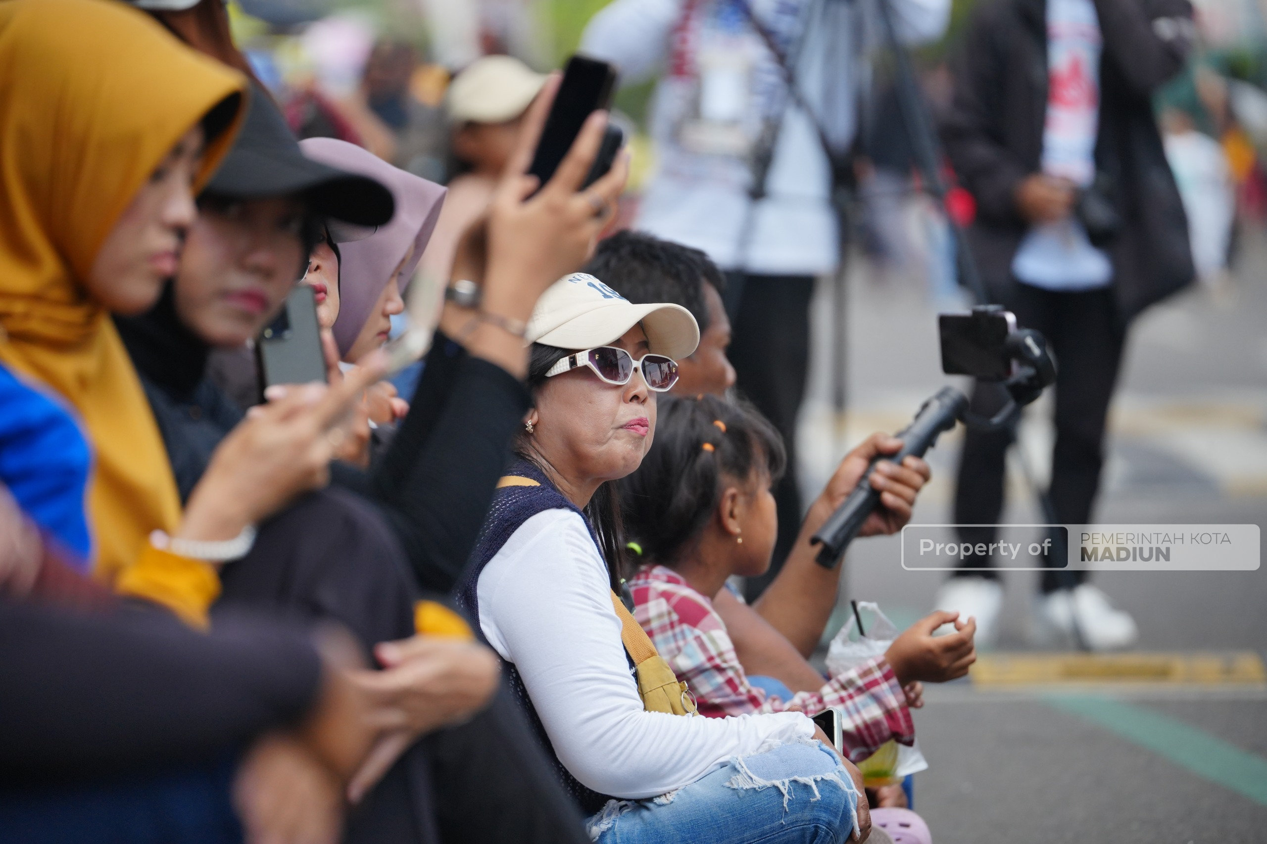 Parade Military Drumband Semarakkan HUT ke-108 Kota Madiun, Plt Wali Kota Harap Ekonomi Lokal Kian Bergeliat