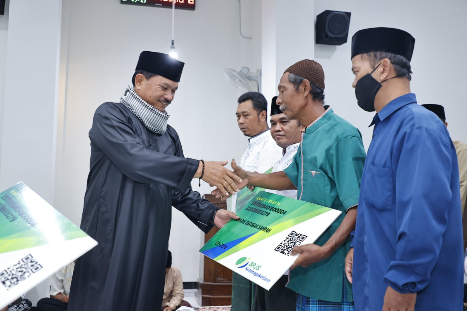 Tarawih di Masjid Baiturohim Lanjutan Safari Ramadan, Wali Kota Harap Jamaah Tak Khawatir Kebutuhan Pokok Lebaran
