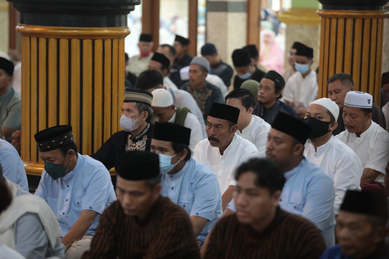 Laksanakan Salat Idul Fitri, Wali Kota: Lebaran Kesempatan Untuk Menyampaikan Kekhilafan Diri