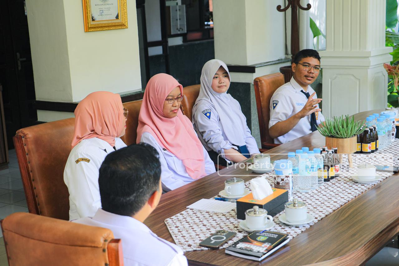 Bakal Ikuti Lomba Science Castle Asia di Malaysia, Dua Siswa SMPN 1 Kota Madiun Sowan ke Balaikota