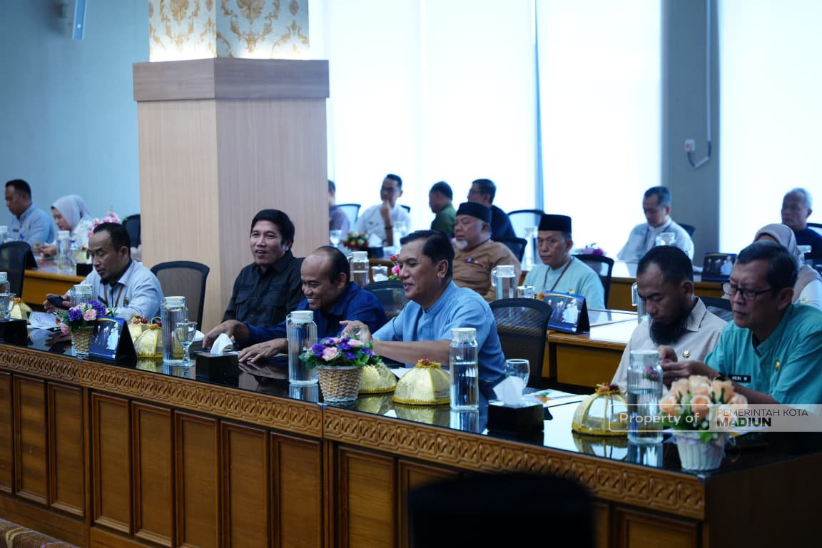 Realisasi Pendapatan Daerah 2025 Mencapai 103 Persen, Plt Wali Kota Madiun Sampaikan Nota LKPJ di Rapat Paripurna