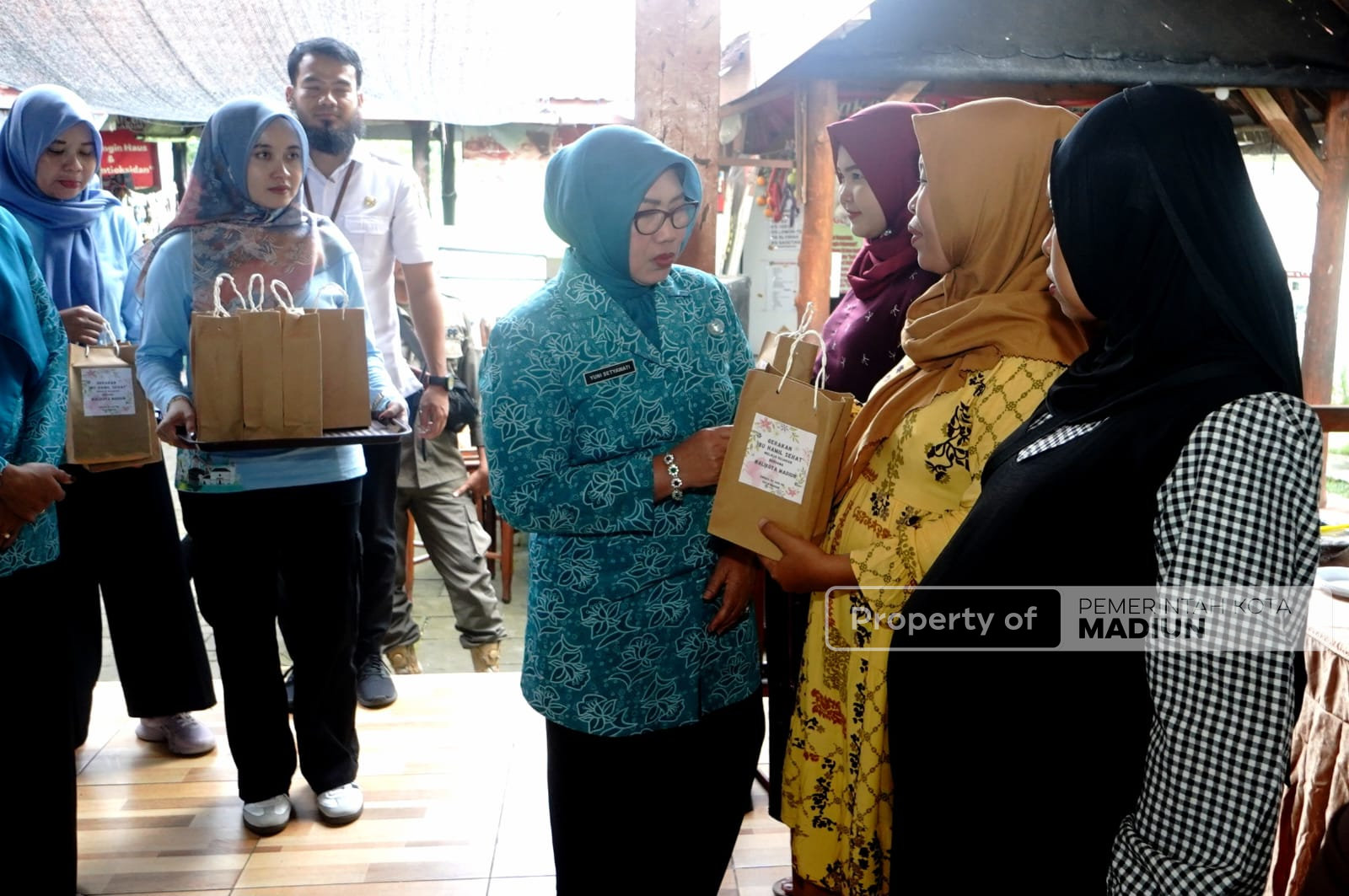 Tekan Angka Stunting dalam Peringatan HKN ke-61, Pemkot Madiun Ajak Ibu Hamil Rujakan