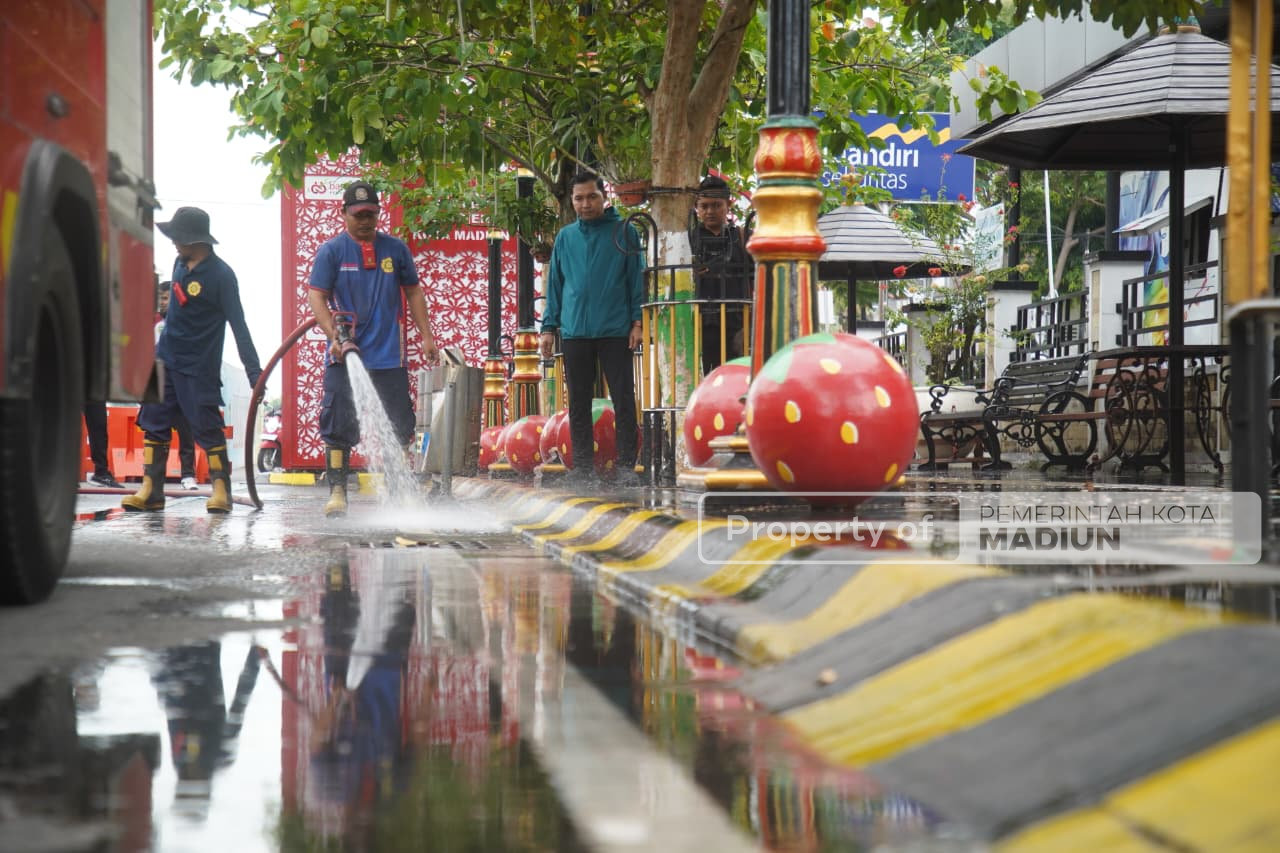 Wujudkan Kota Bersih, Wawali Pantau Kerja Bakti Jumat Pagi