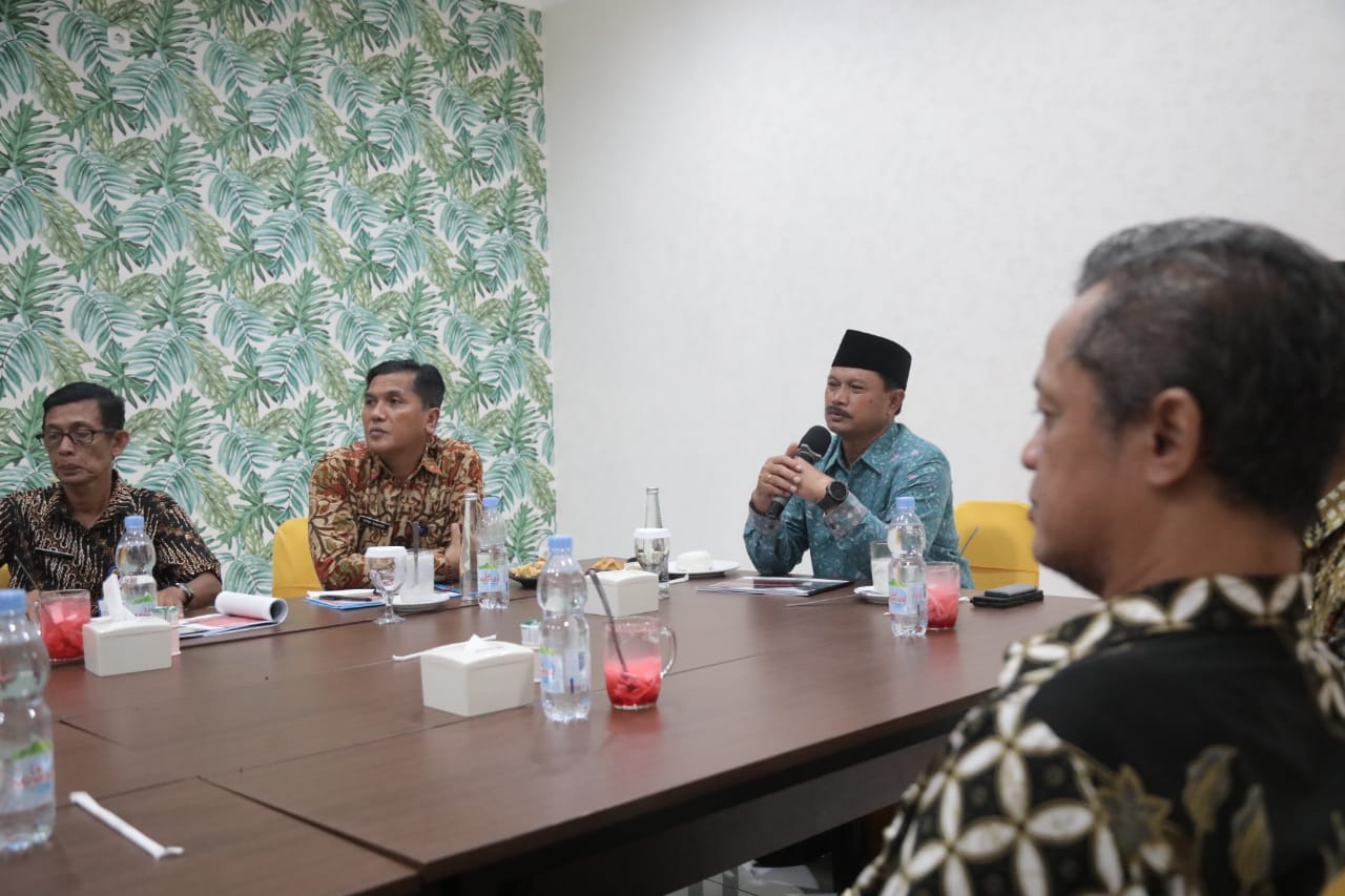 Pimpin Rapat Pembangunan RTH Kota Madiun, Wali Kota Imbau Rekanan Bekerja Optimal