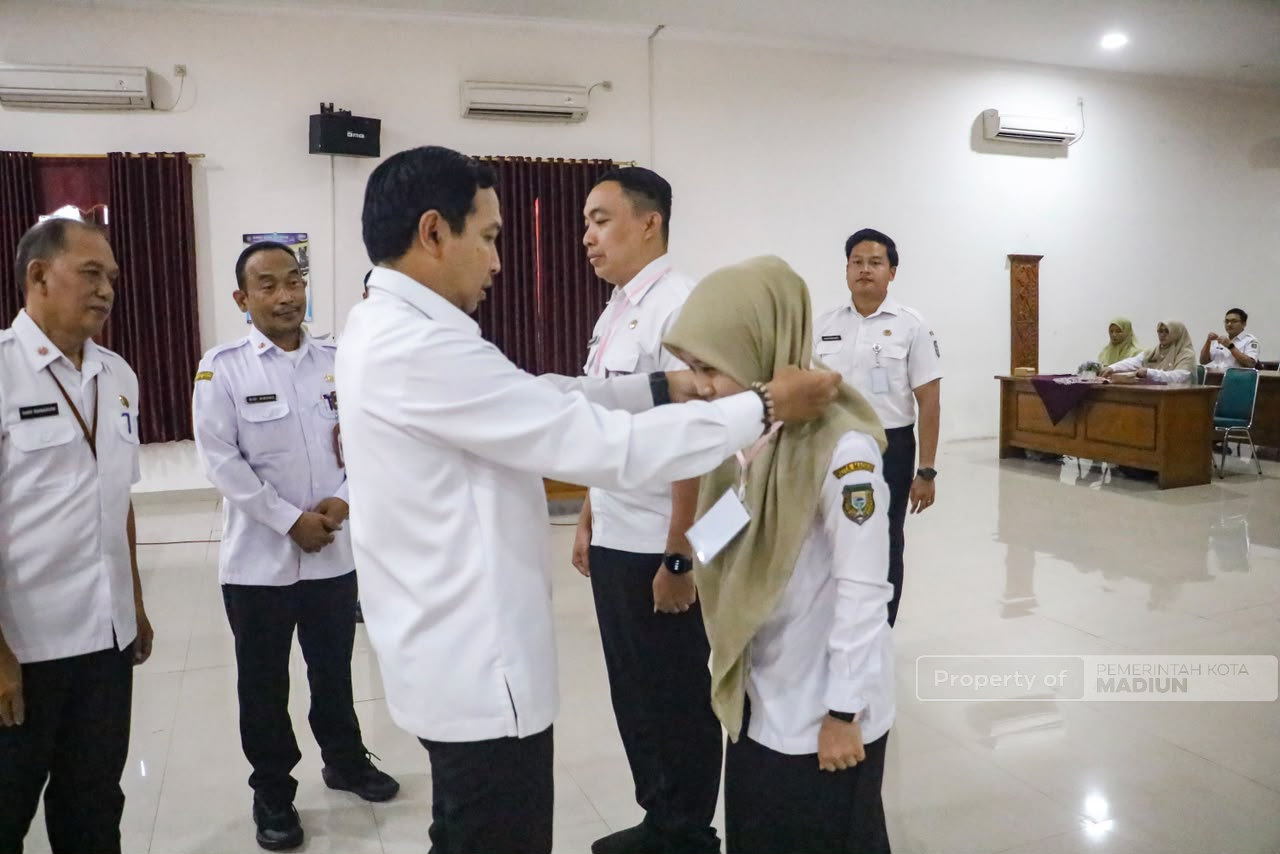 Buka Pelatihan Bahasa Inggris Bagi Aparatur, Plt Wali Kota Ingin ke Depan Juga Bahasa Mandarin