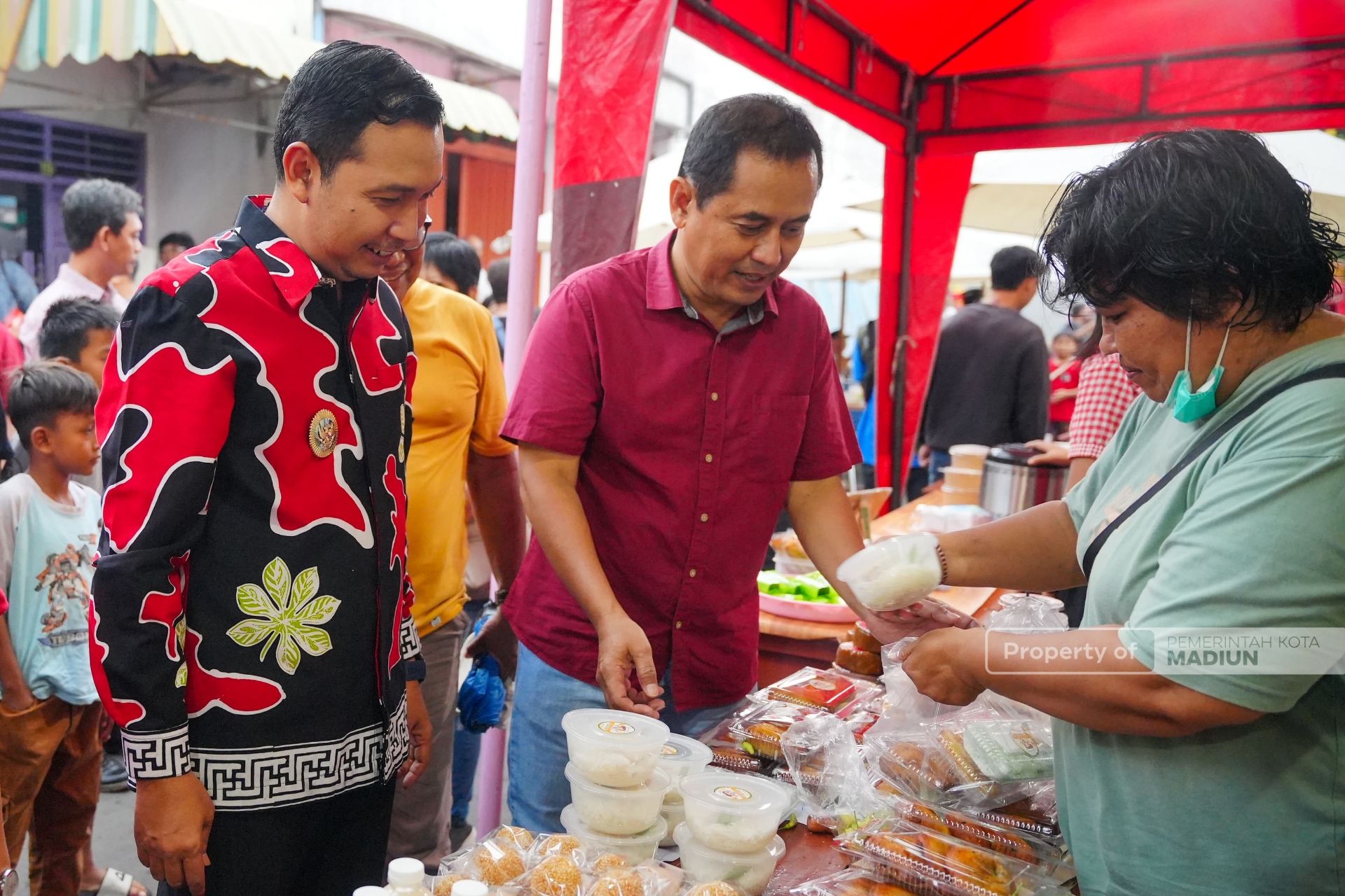 Bazar Imlek Barito Resmi Dibuka, Plt Wali Kota Madiun Dorong Kawasan Pecinan Jadi Destinasi Wisata Kuliner