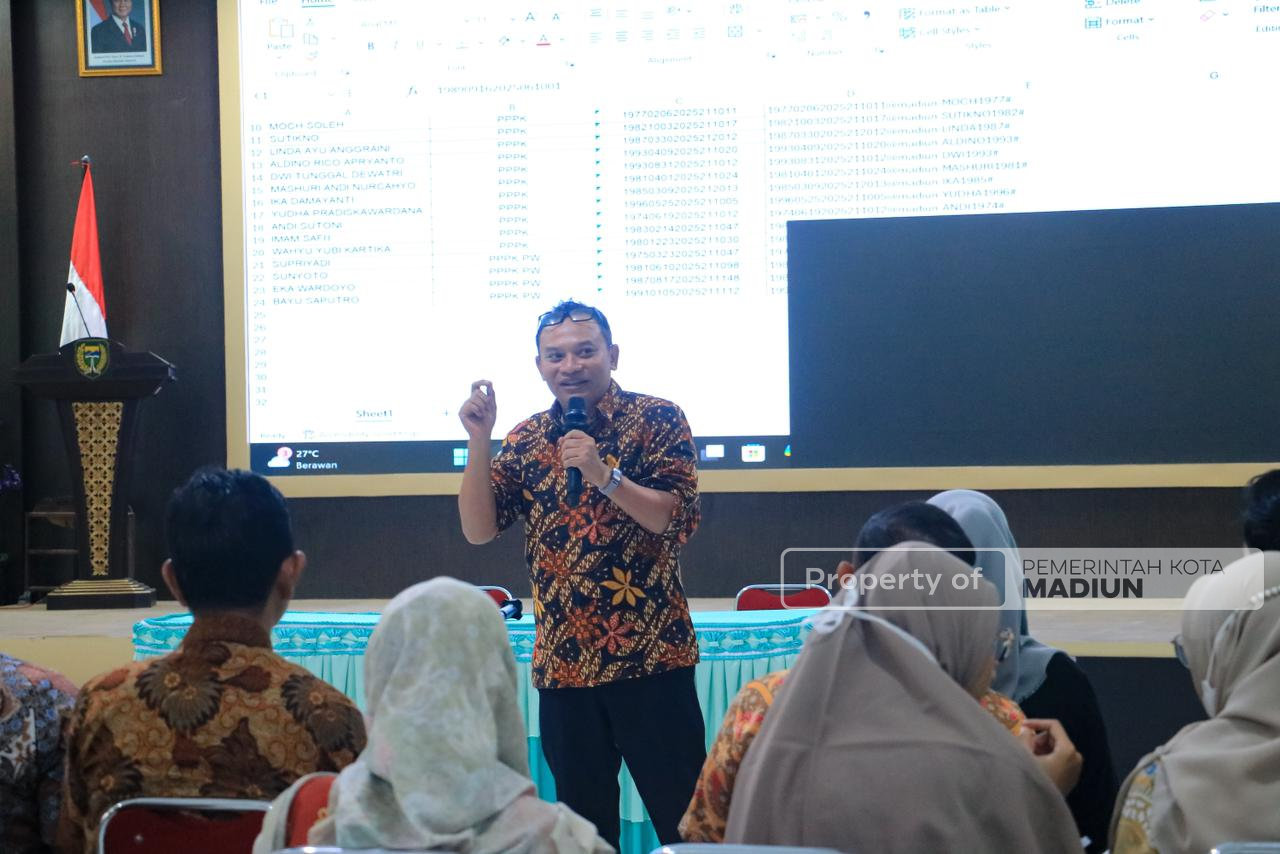 Dukung Digitalisasi Administrasi Pemerintahan, Dinas Kominfo Kota Madiun Jemput Bola Pembuatan Akun TTE di RSUD
