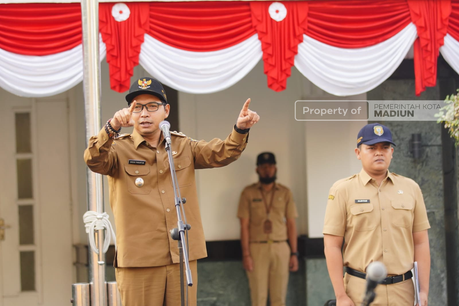 Pemkot Madiun Bakal Bagikan Tiga Ribu Bendera Merah Putih, Simbolis Dilakukan Plt Wali Kota Saat Apel