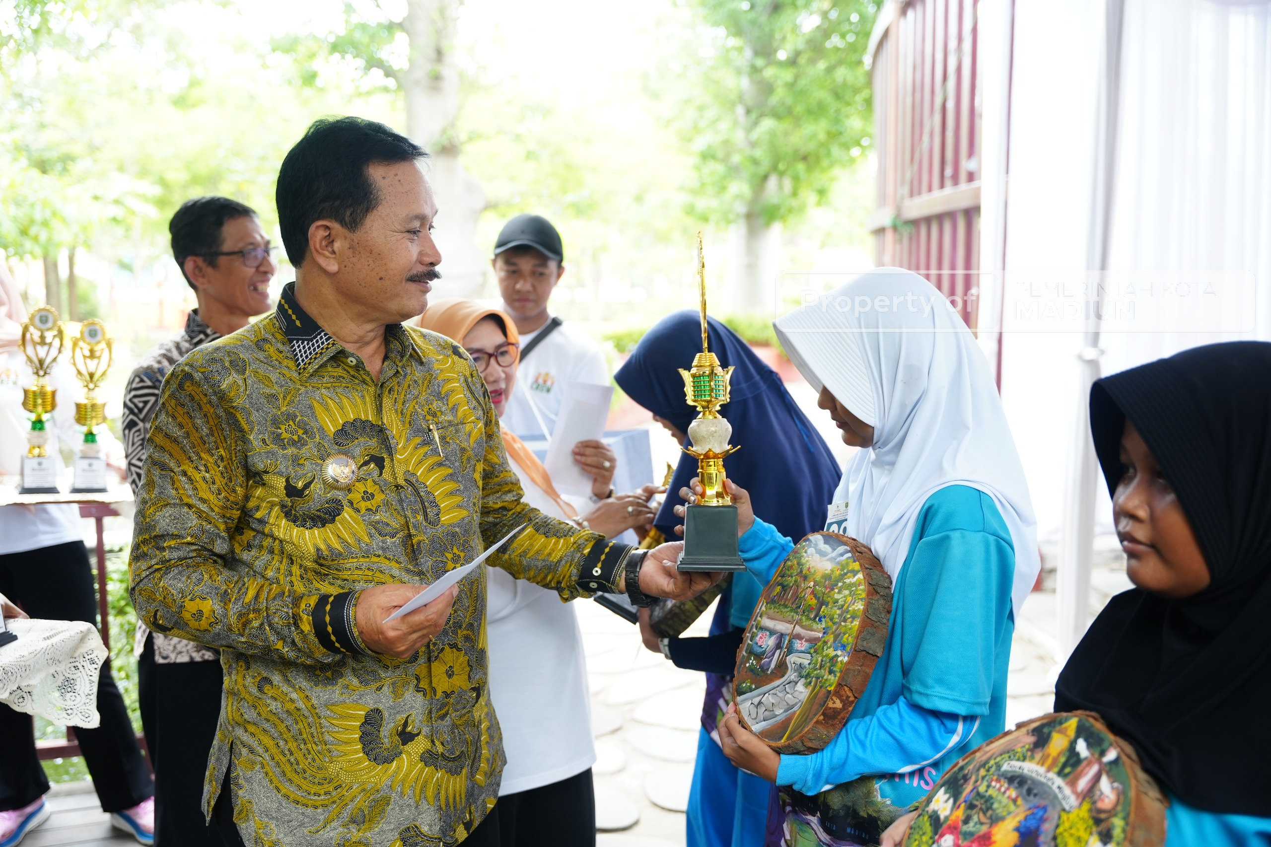 RTH Kota Madiun Jadi Wadah Kreativitas Pelajar, Wali Kota Dorong Seni Anak untuk Pelestarian Lingkungan