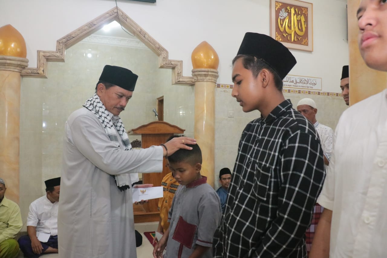 Salat Isya dan Tarawih Safari Ramadan di Masjid Sayyidina ‘Ali Wali Kota Pesan Jaga Kondusifitas Kota Jelang Idul Fitri