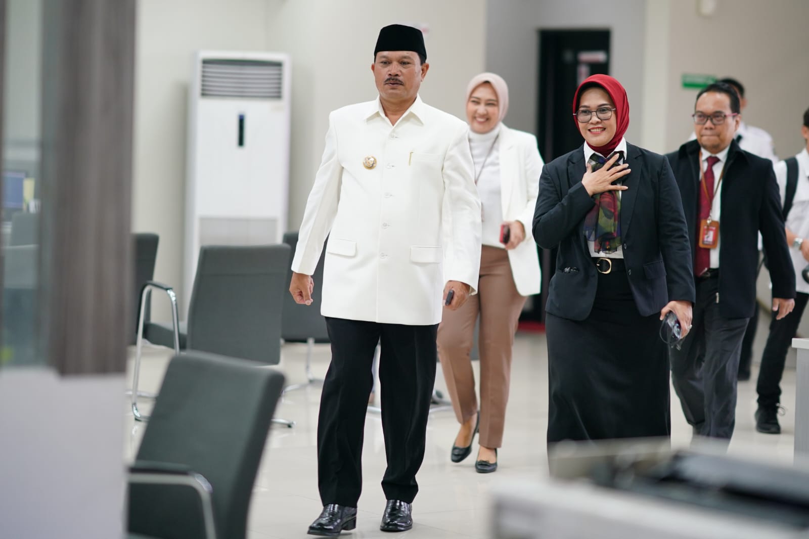 Hadiri RUPS Bank Jatim, Wali Kota Dukung Arahan Gubernur Khofifah Untuk Dorong Peningkatan Performa Lewat Transformasi Lima Pilar