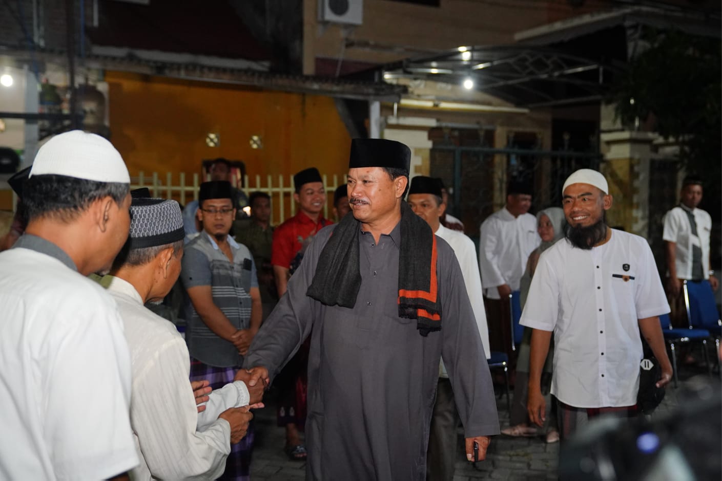 Salat Isya di Musala Ar-Rahman, Wali Kota Juga Serap Berbagai Usulan