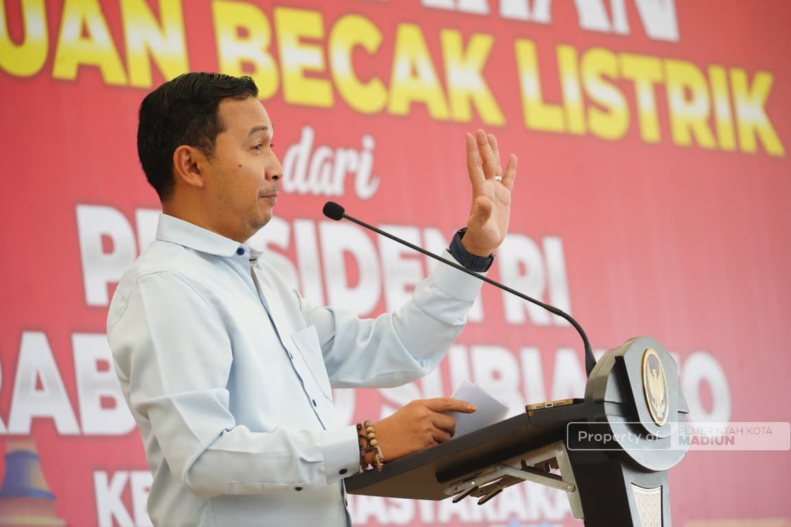 Serahkan Bantuan Becak Listrik Yayasan GSN, Plt Wali Kota Sampaikan Terima Kasih atas Bantuan Presiden