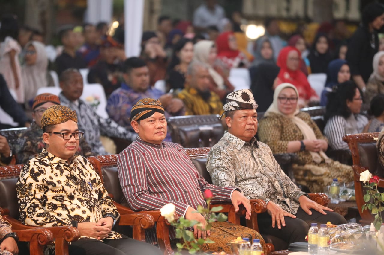 Saksikan Pagelaran Wayang Kulit di Korem, Panglima: Kalau ke Kota Madiun dulu itu Nglencer