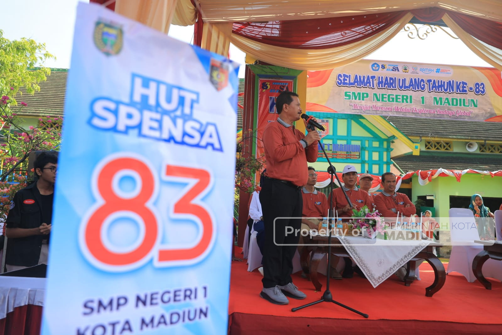 Wali Kota Madiun Apresiasi Pawai SMPN 1, Dorong Tampil di Ajang Apeksi Bali 2026