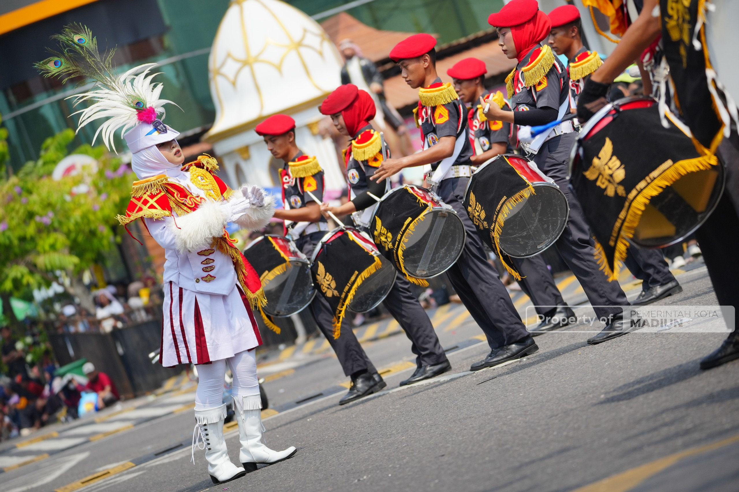 Parade Military Drumband Semarakkan HUT ke-108 Kota Madiun, Plt Wali Kota Harap Ekonomi Lokal Kian Bergeliat
