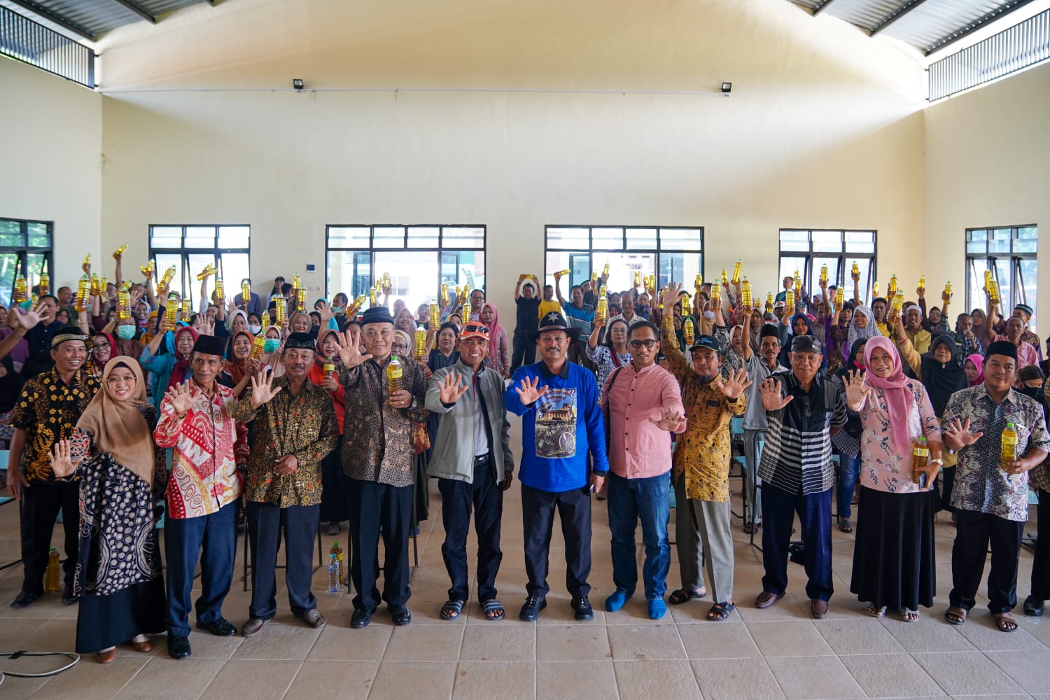Saksikan Prosesi Pecah RT Warga Kelurahan Taman, Wali Kota Imbau Stakeholder Segera Urus Dokumen Administrasi