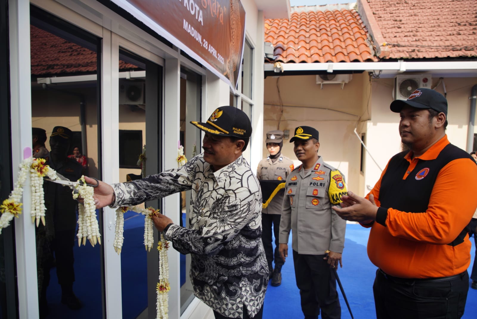 Peletakan Batu Pertama Gedung Polres Madiun Kota, Wali Kota Juga Resmikan Musala