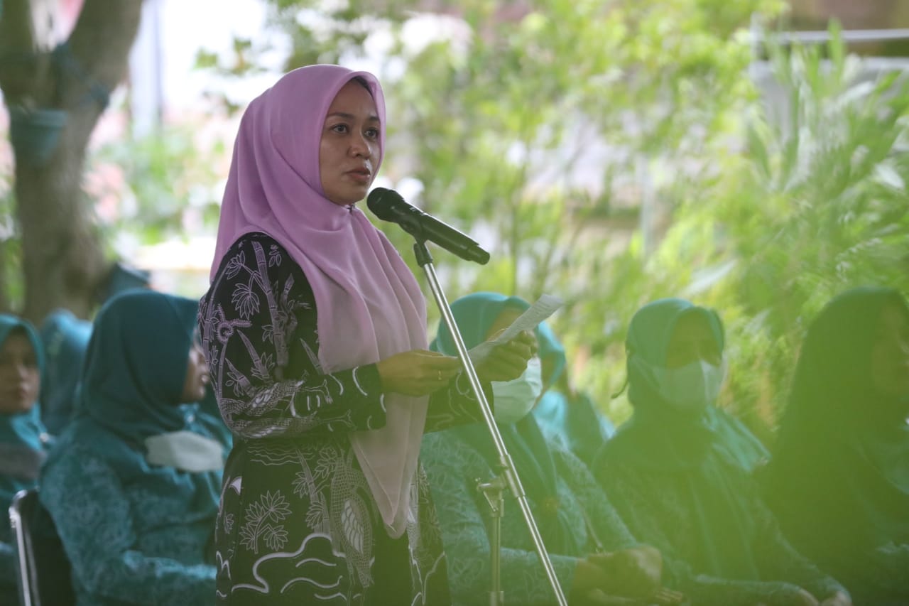 Dinas Luar, Wali Kota Hadiri Pertemuan Warga Secara Virtual